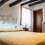 Art Deco البندقية