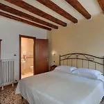 Art Deco بيت ضيافة