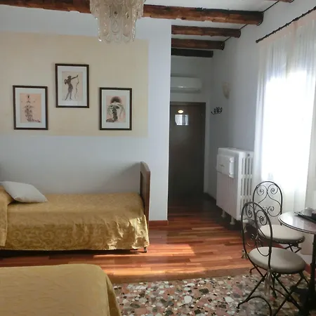 Art Deco 3* Venice