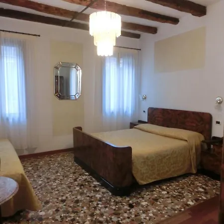 Art Deco Guest house