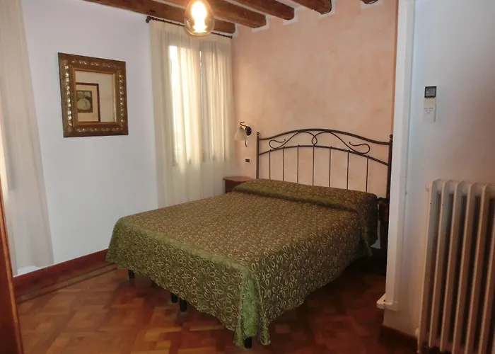 ロカンダ アート デコ