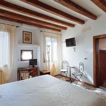 Πανσιόν Art Deco 3*