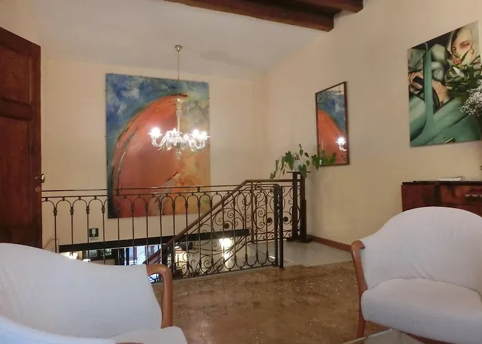 Art Deco Konukevi 3*