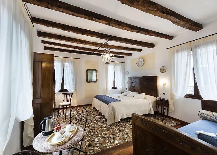 Konukevi Art Deco 3*