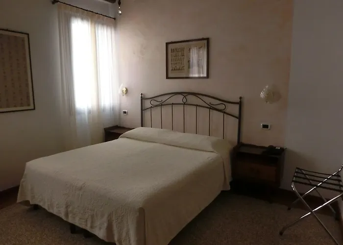Art Deco Πανσιόν 3*